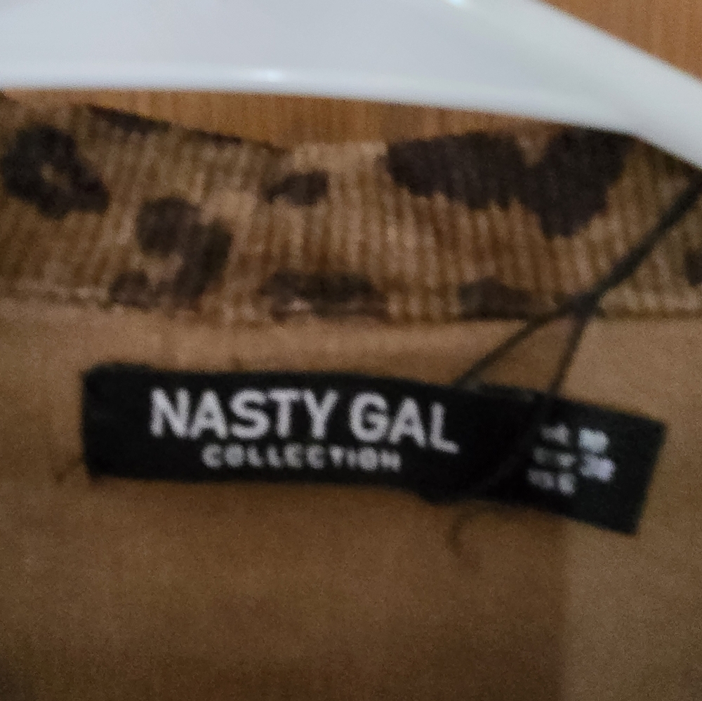 NWT, Nasty Gal Leopard Print Button-Up Jacket Size 6. - Picture 2 of 5